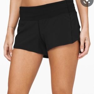 LULULEMON black hotty hot shorts size 2